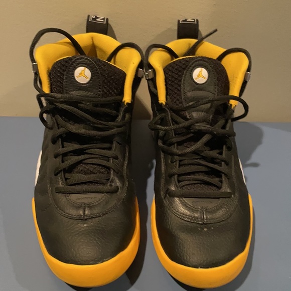 Air Jordan Jumpman pro Black University Gold